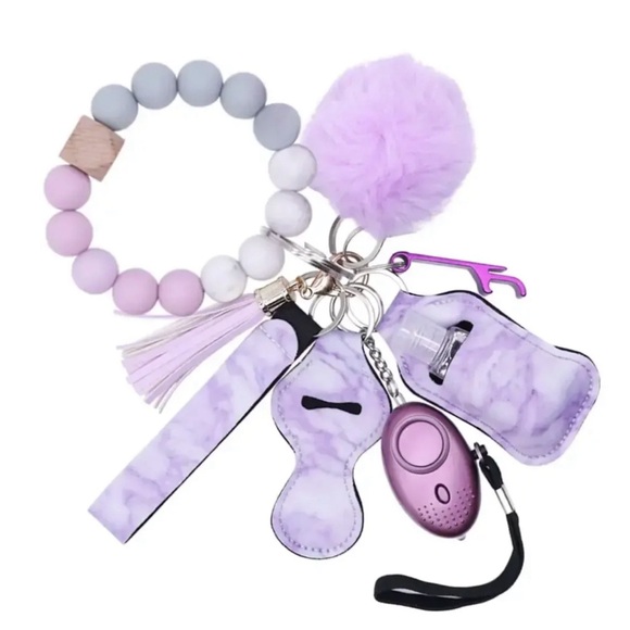 Woman’s keychain. - Picture 1 of 1